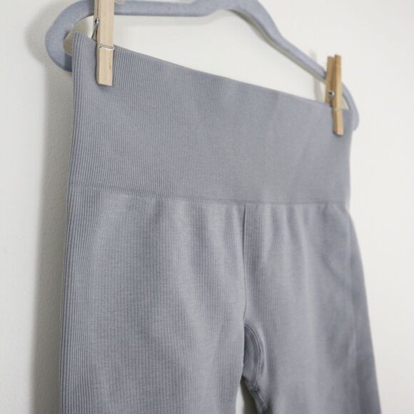 Lululemon Size 4 Seamlessly Street Crop Heathered Medium Grey Leggings - Picture 5 of 12